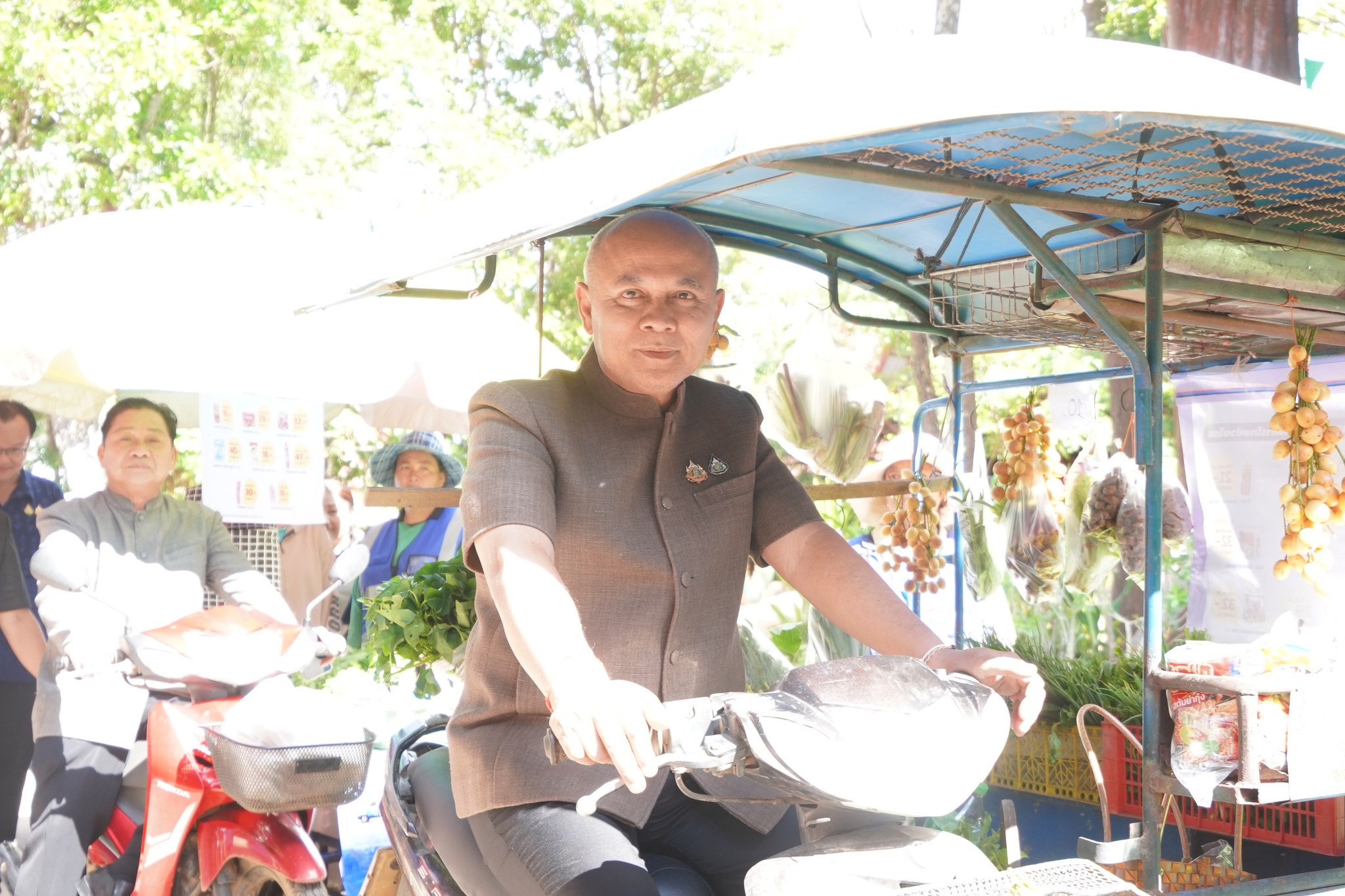 หนองบัวลำภู คิกออฟ &ldquo;ไทยช่วยไทย&rdquo; ส่งรถพุ่มพวงบริการสินค้าราคาประหยัดถึงหน้าบ้าน ลดภาระค่าครองชีพประชาชน